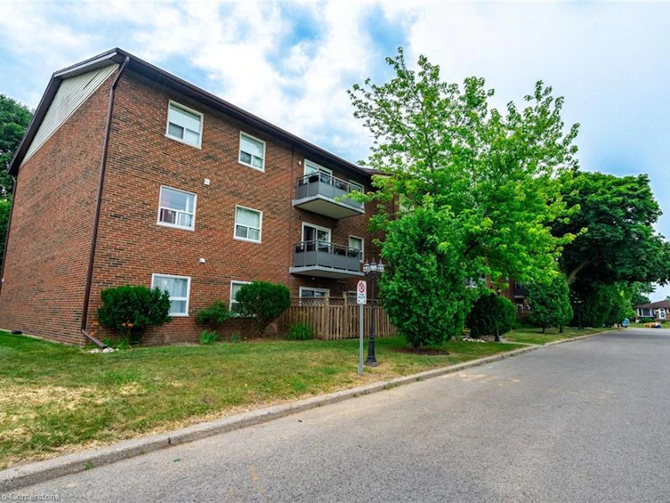 11-608 Grey Street, Brantford, ON, N3S 4Y1 - 2