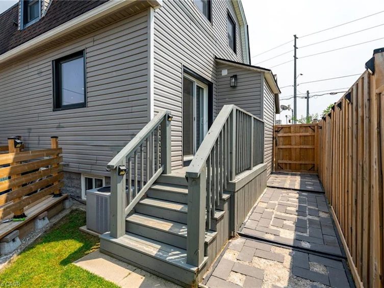 1 Prince Street, St. Catharines, ON, L2R 3X6 - 31