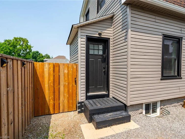 1 Prince Street, St. Catharines, ON, L2R 3X6 - 4