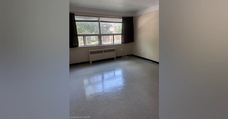 3-119 Macnab Street, Hamilton, ON, L8P 3C2 - 2