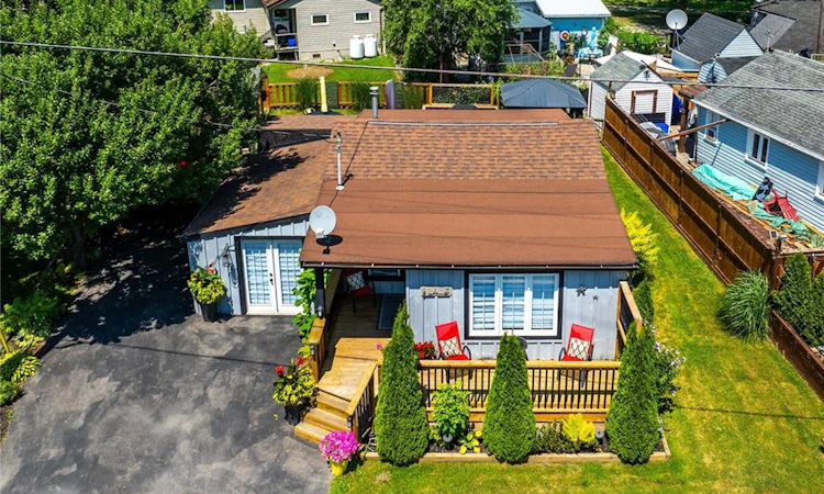1023 Lakeshore Road