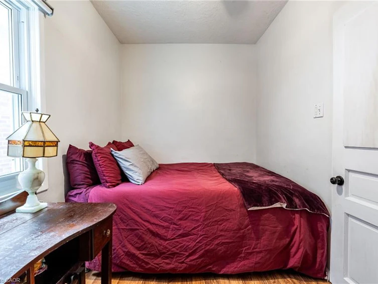 144 Dufferin Street E, St. Catharines, ON, L2R 2A4 - 13