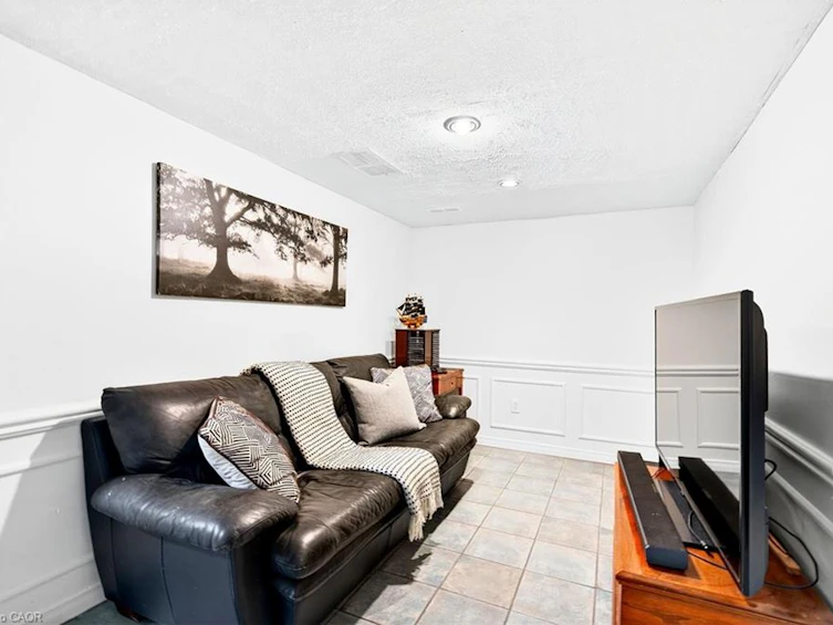 2 Newell Court, Hamilton, ON, L9H 7N3 - 32