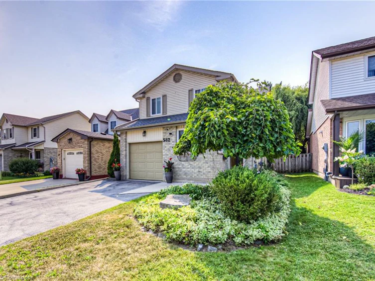 582 Drummerhill Crescent, Waterloo, ON, N2T 1G4 - 2