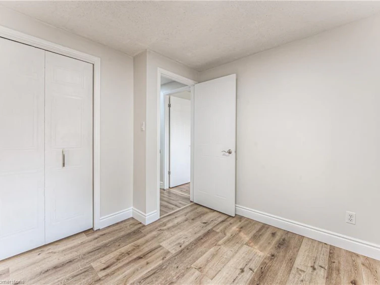582 Drummerhill Crescent, Waterloo, ON, N2T 1G4 - 26