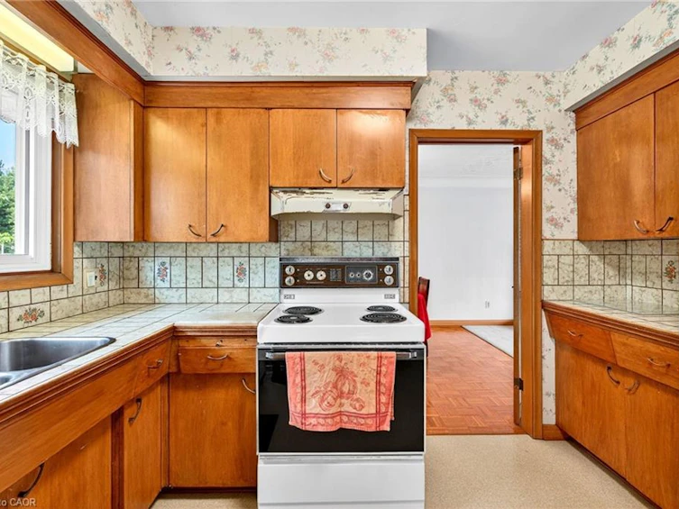 171 Bendamere Avenue, Hamilton, ON, L9C 1N6 - 11