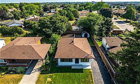 4 Lilacside Drive, Hamilton, ON, L8V 2L6