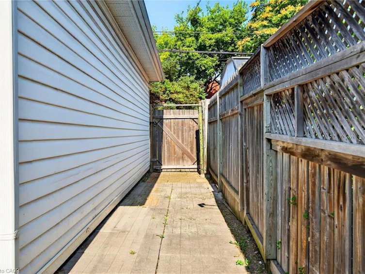 231 Emerald Street N, Hamilton, ON, L8L 5L1 - 28