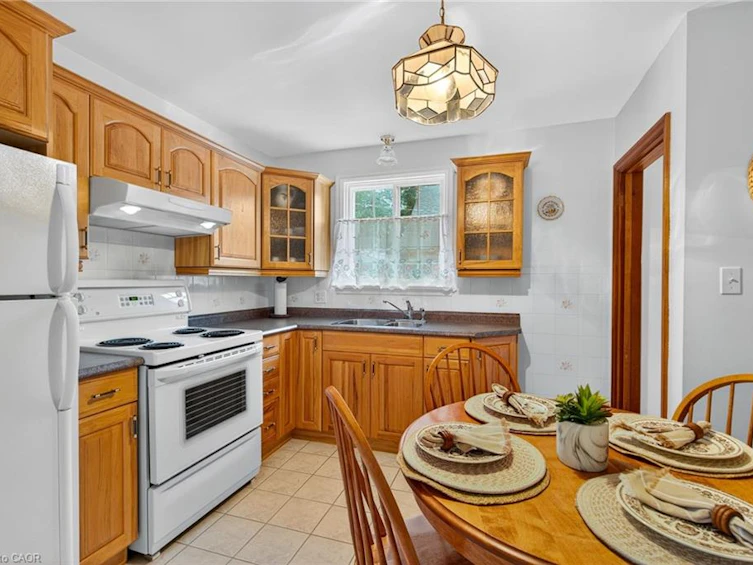 961 Danforth Avenue, Burlington, ON, L7T 1S7 - 12