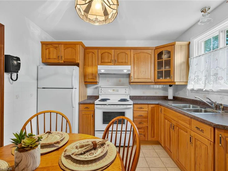 961 Danforth Avenue, Burlington, ON, L7T 1S7 - 13