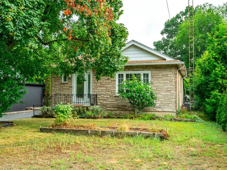 961 Danforth Avenue, Burlington, ON, L7T 1S7