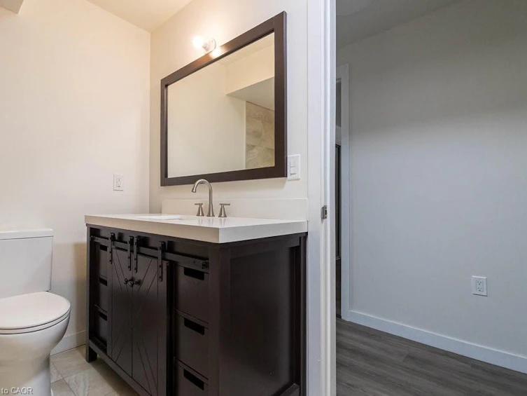111 Wellington Street S, Hamilton, ON, L8N 2R3 - 36