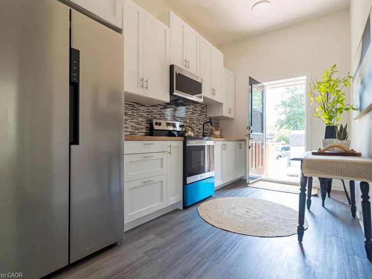 111 Wellington Street S, Hamilton, ON, L8N 2R3 - 9