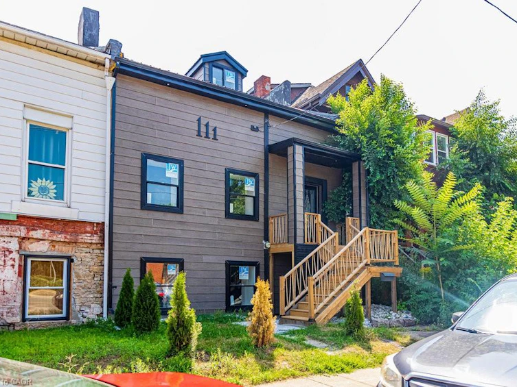 111 Wellington Street S, Hamilton, ON, L8N 2R3