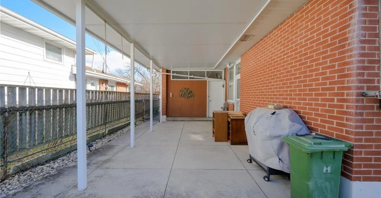 B-249 Montmorency Drive, Hamilton, ON, L8K 5H3 - 3
