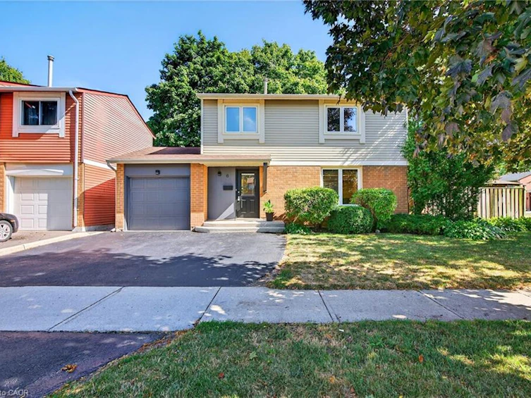 6 Chudleigh Street, Hamilton, ON, L9H 7E4