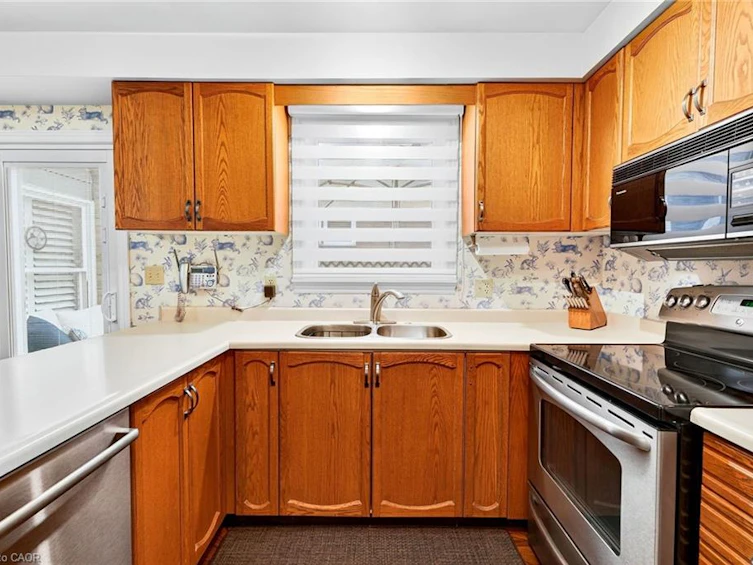506 Deerhurst Drive, Burlington, ON, L7L 5S8 - 15