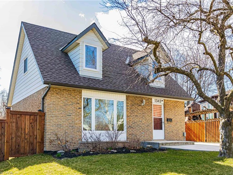 1343 Janina Boulevard, Burlington, ON, L7P 1K5