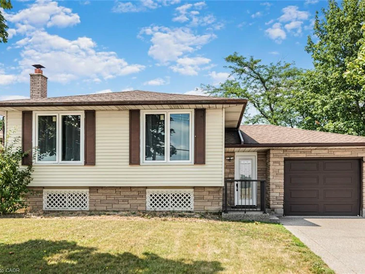 102 Quaker Crescent, Hamilton, ON, L8W 1H7 - 2