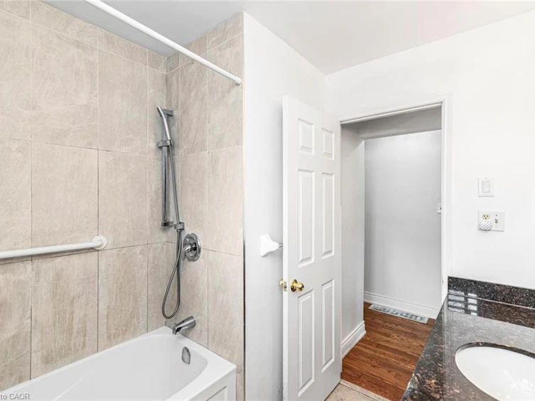 102 Quaker Crescent, Hamilton, ON, L8W 1H7 - 18