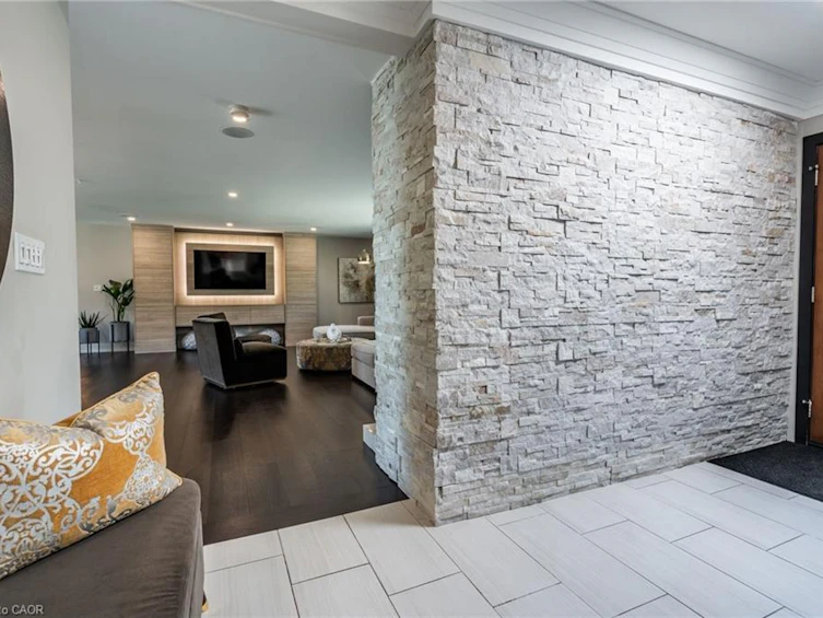 822 Danforth Place, Burlington, ON, L7T 1S2 - 2