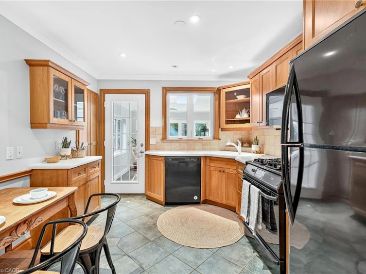 16 Parkview Row, Hamilton, ON, L9H 2R9 - 12