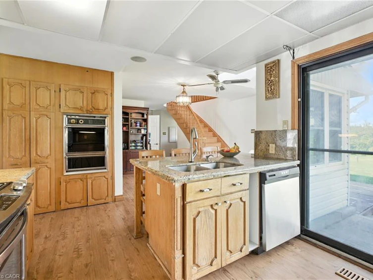 5 Mazza Avenue, Hamilton, ON, L9H 5E2 - 19