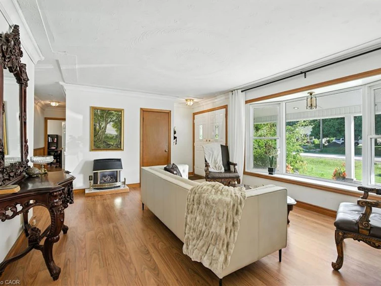 5 Mazza Avenue, Hamilton, ON, L9H 5E2 - 9