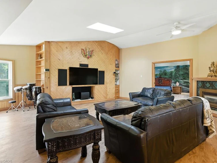 5 Mazza Avenue, Hamilton, ON, L9H 5E2 - 34