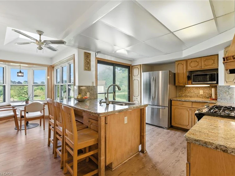 5 Mazza Avenue, Hamilton, ON, L9H 5E2 - 18