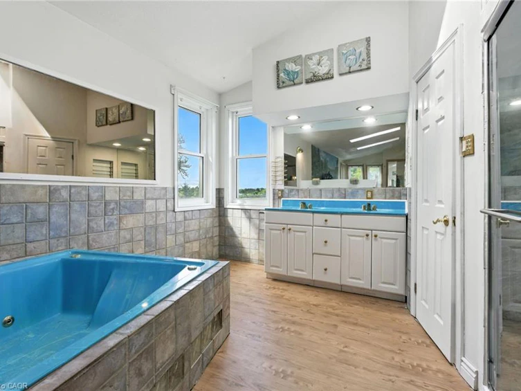 5 Mazza Avenue, Hamilton, ON, L9H 5E2 - 39
