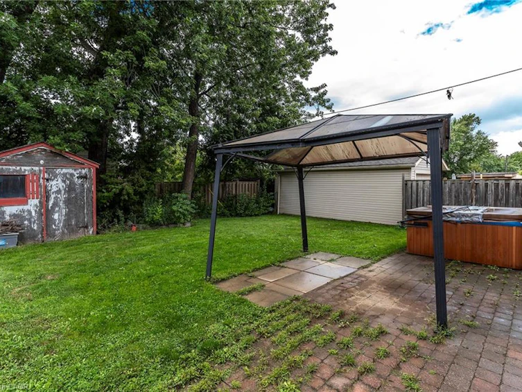 330 East 15th Street, Hamilton, ON, L9A 4G5 - 4