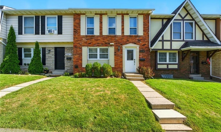 3-2254 Upper Middle Road