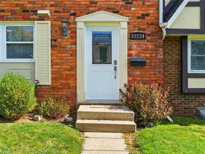3-2254 Upper Middle Road - 5
