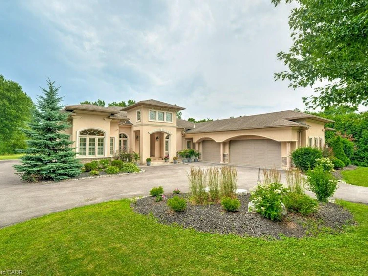 2462 2 Side Road, Burlington, ON, L7P 0H1 - 2