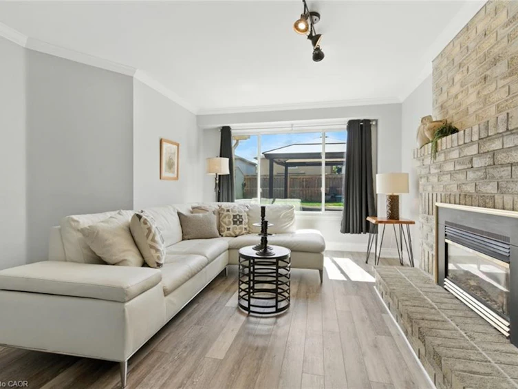 580 Deerhurst Drive, Burlington, ON, L7L 5W4 - 4