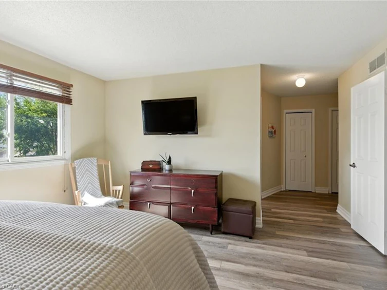 580 Deerhurst Drive, Burlington, ON, L7L 5W4 - 24