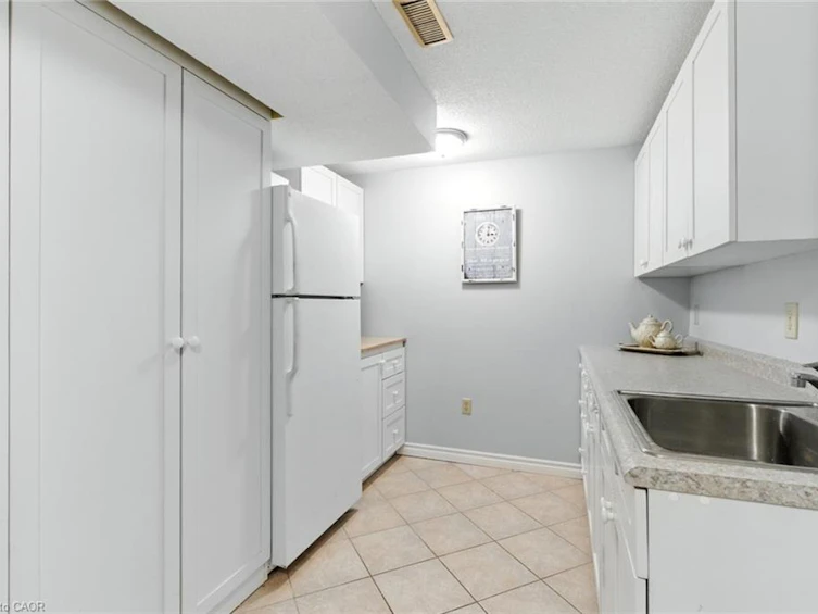 580 Deerhurst Drive, Burlington, ON, L7L 5W4 - 34