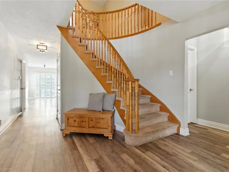 580 Deerhurst Drive, Burlington, ON, L7L 5W4 - 13