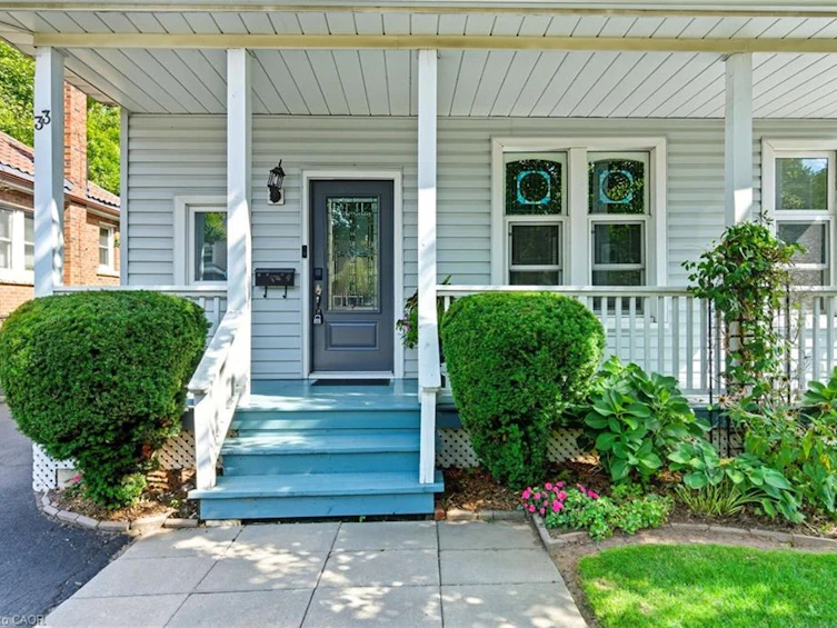 33 Broadway Avenue, Hamilton, ON, L8S 2V6 - 4