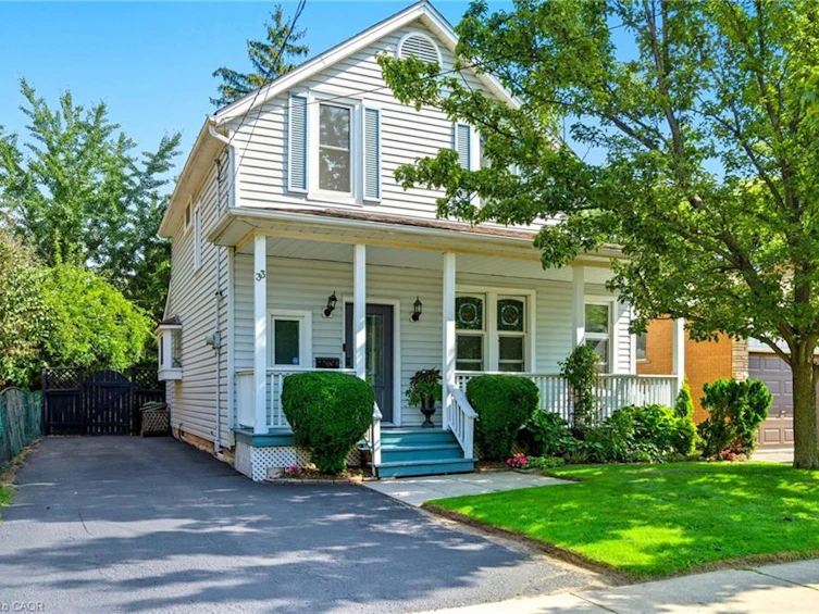 33 Broadway Avenue, Hamilton, ON, L8S 2V6