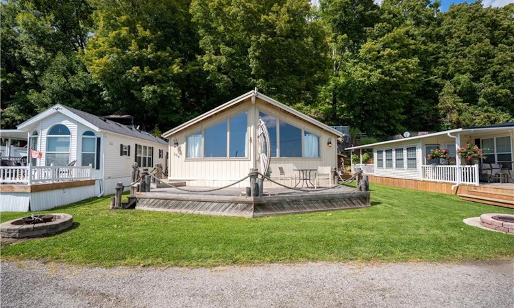 204-1102 Front Road