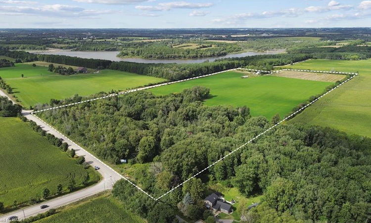 8033 Sideroad 10