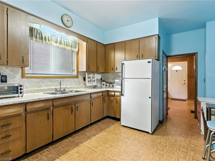40 Barnesdale Street N, Hamilton, ON, L8L 6R8 - 7
