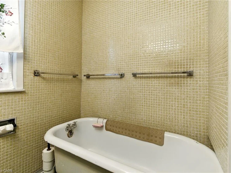 40 Barnesdale Street N, Hamilton, ON, L8L 6R8 - 22