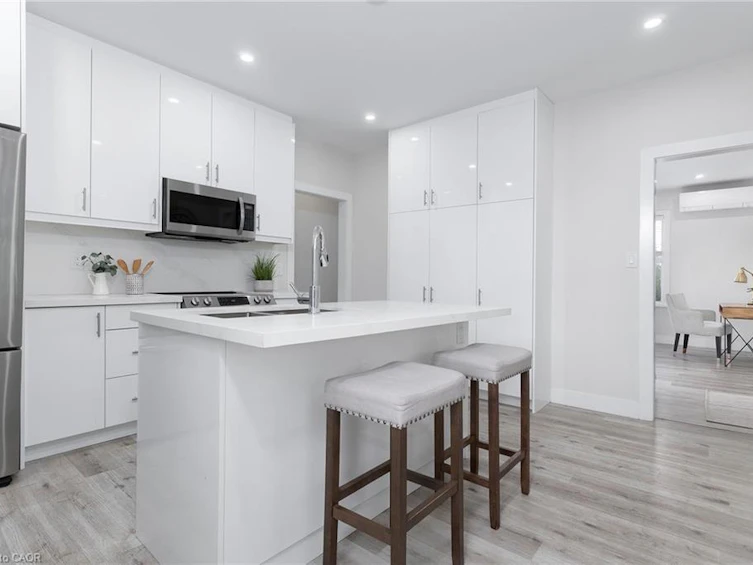 2546 Wilson Street, Hamilton, ON, L0R 1A0 - 9