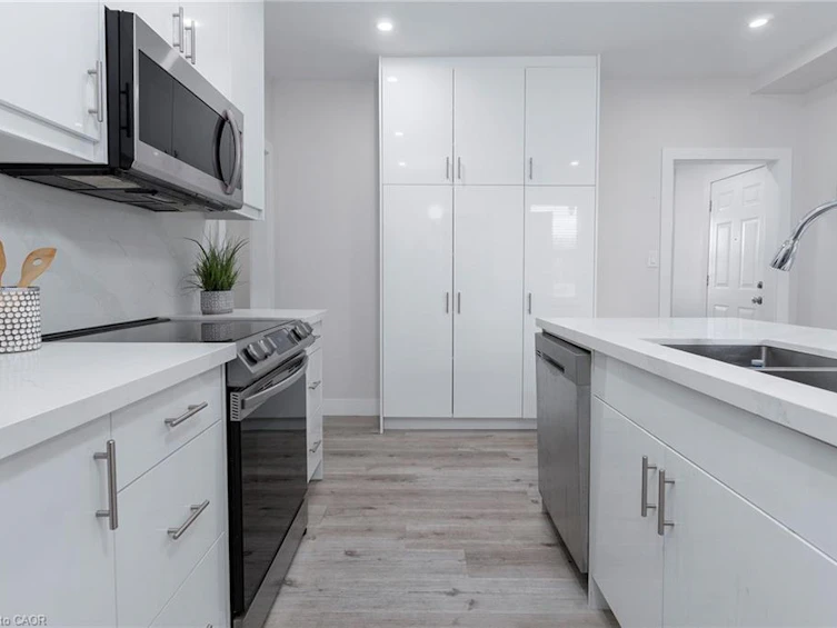 2546 Wilson Street, Hamilton, ON, L0R 1A0 - 11
