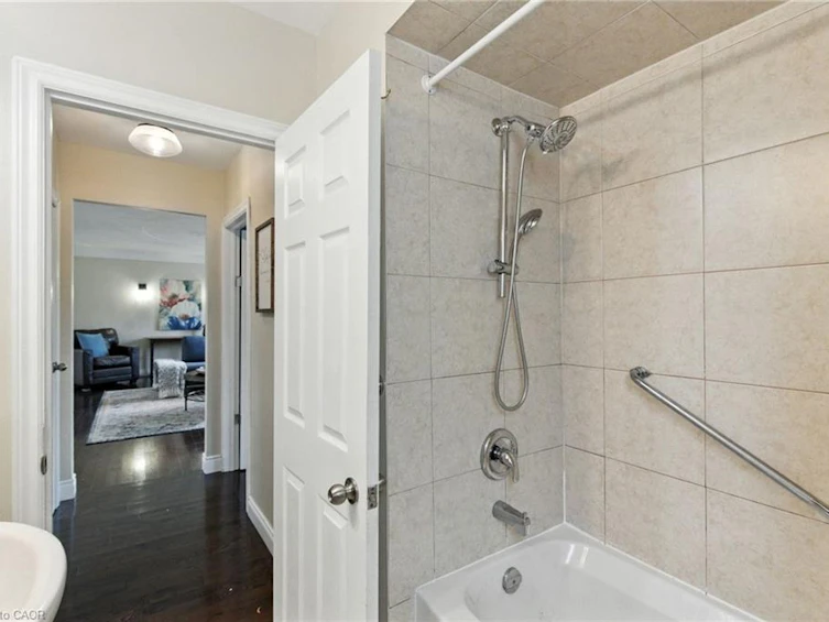 289 East 25th Street, Hamilton, ON, L8V 3A6 - 23