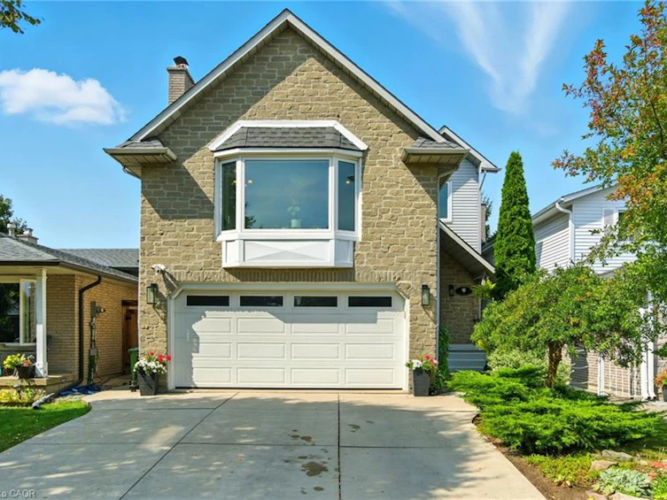 10 Millpond Place, Hamilton, ON, L8W 2W7