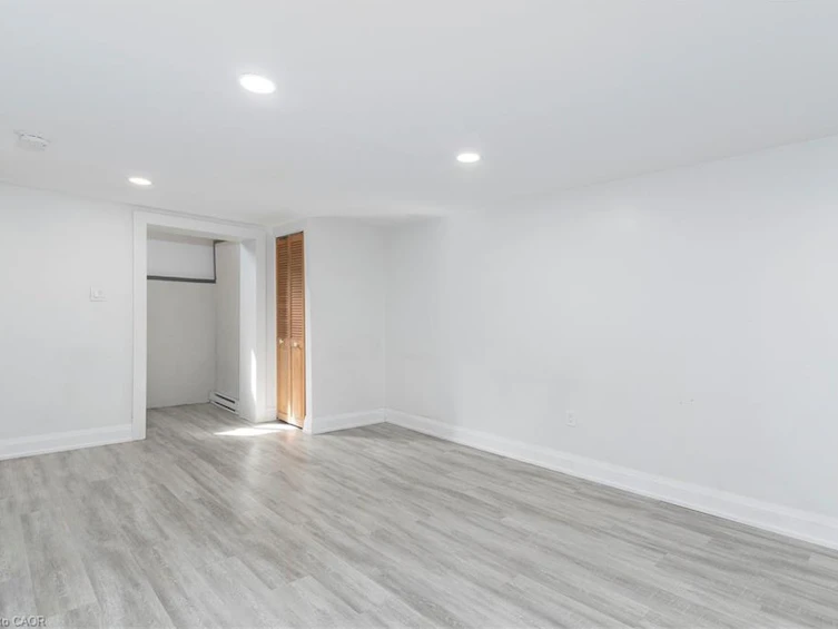 493 Upper Gage Avenue, Hamilton, ON, L8V 4J2 - 11